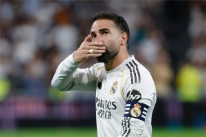 نهاية حقبة: ريال مدريد يودع أسطورته داني كارفخال بعد مسيرة تاريخية