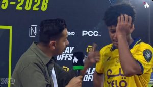 مشهد مؤثر: حزن لاعب العروبة بعد ملحق الصعود يُلهب مشاعر الجماهير ويُفجر وعود التعويض
