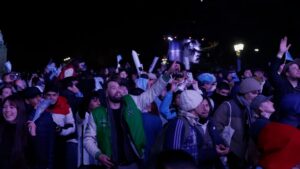 رقص الشوارع والبهجة العارمة: هكذا توحدت الأمة في احتفالات جماهير الأرجنتين بالفوز